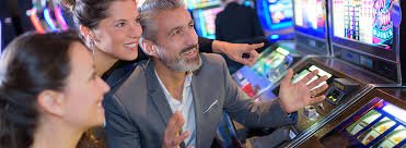 Pengingat dewasa 18+ pada halaman slot